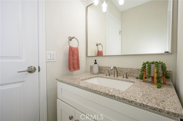 Detail Gallery Image 21 of 32 For 1384 Emerald St, Corona,  CA 92882 - 3 Beds | 2 Baths