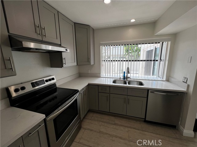 18511 Mayall Street, Northridge CA: https://media.crmls.org/medias/048a46f3-af61-48e7-9049-c3aa5badce15.jpg
