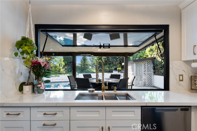 Detail Gallery Image 13 of 61 For 1319 via Esperanza, San Dimas,  CA 91773 - 6 Beds | 3 Baths