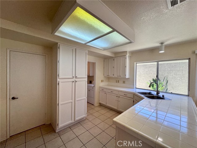 31585 Corte Salinas, Temecula CA: https://media.crmls.org/medias/048aa597-6439-4fa0-92cf-c01dcbcfc9b7.jpg