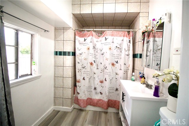 Detail Gallery Image 9 of 12 For 9528 Mcnerney Ave, South Gate,  CA 90280 - 2 Beds | 2 Baths