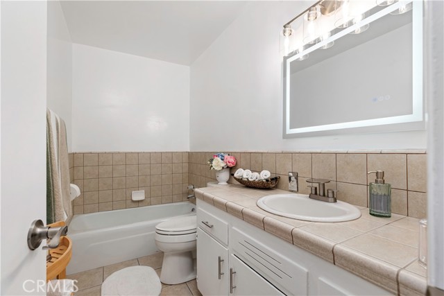 Detail Gallery Image 16 of 38 For 3505 Kennedy, Bakersfield,  CA 93309 - 4 Beds | 3 Baths