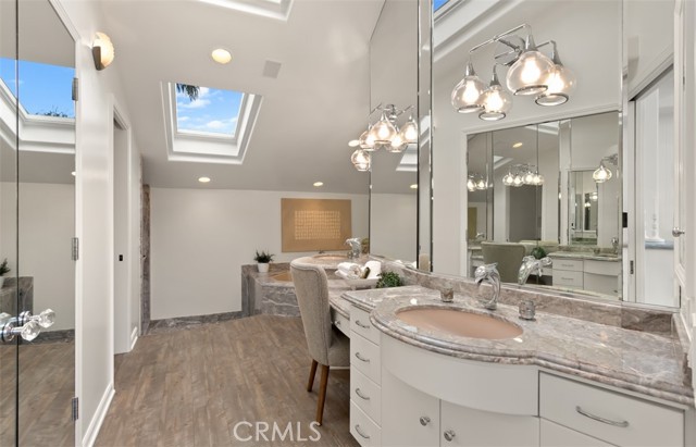 16201 Santa Barbara Lane, Huntington Beach CA: https://media.crmls.org/medias/048b2ca9-c66c-4669-b0cd-7387c68f6366.jpg