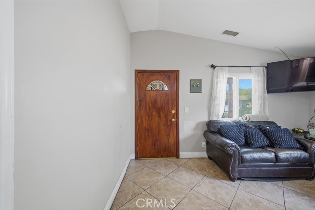 Detail Gallery Image 9 of 45 For 611 S Laurel Ave, Ontario,  CA 91762 - 4 Beds | 1 Baths