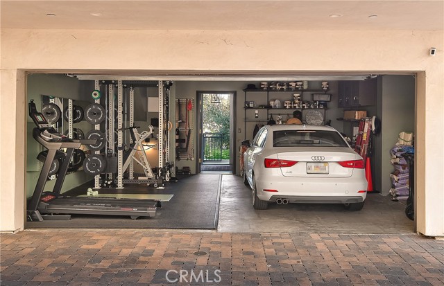 Image 50 of 53 For 734 Parkman