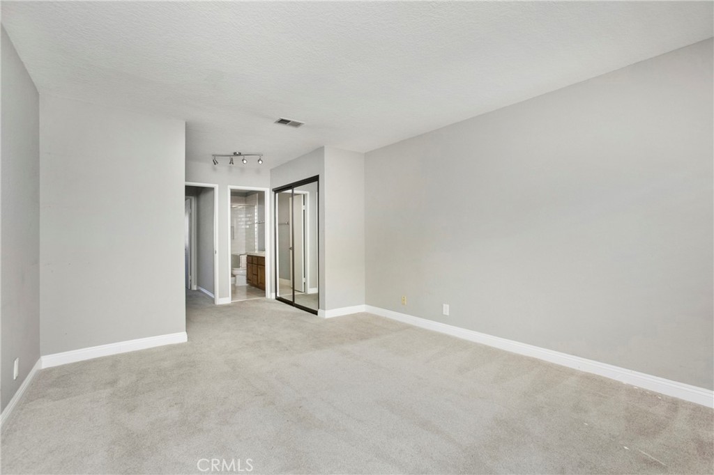 MLS #OC25247447 image #17