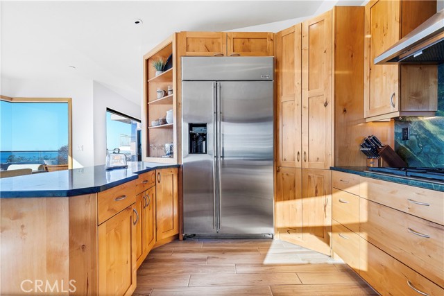 Detail Gallery Image 13 of 42 For 206 Grandview St, Laguna Beach,  CA 92651 - 3 Beds | 3 Baths