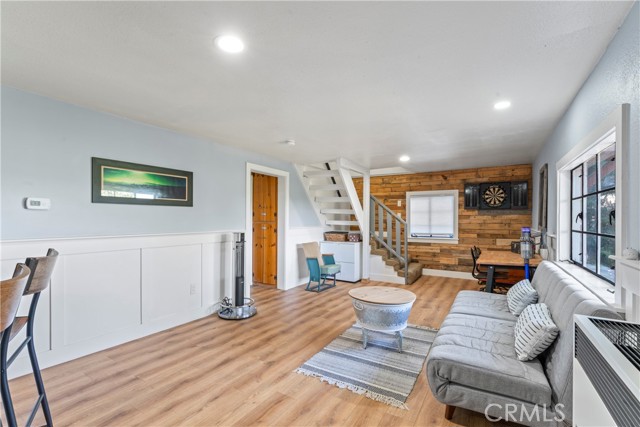 Detail Gallery Image 4 of 53 For 101 State Highway 173, Lake Arrowhead,  CA 92352 - 3 Beds | 3 Baths