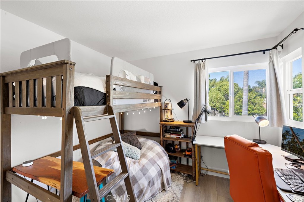 https://media.crmls.org/medias/048ce398-6758-46ef-b6c6-733c5fd23f32.jpg?preset=X-Large