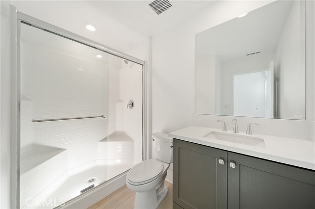 Detail Gallery Image 10 of 23 For 1419 St Simon Cir #E,  Alhambra,  CA 91803 - 4 Beds | 3/1 Baths