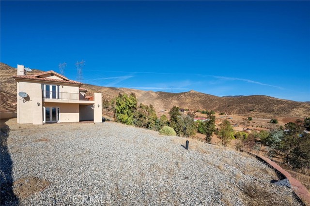 9455 Hierba Road, Agua Dulce, California 91390, 5 Bedrooms Bedrooms, ,5 BathroomsBathrooms,Single Family Residence,For Sale,Hierba,SR25008894