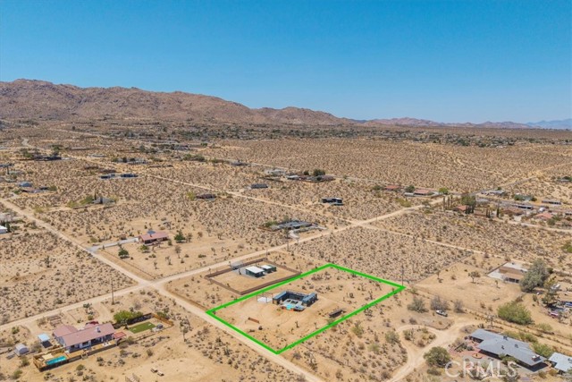 6816 Saddleback Road, Joshua Tree CA: https://media.crmls.org/medias/048e81d5-04ca-41a0-8eff-122783802479.jpg