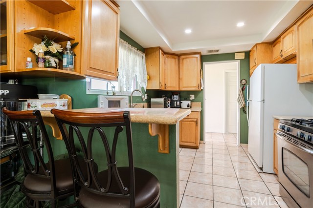 Detail Gallery Image 7 of 24 For 12446 Herrick, Sylmar,  CA 91342 - 6 Beds | 3 Baths