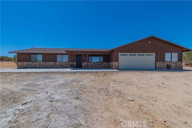1181 Barkley Ranch Road, Pinon Hills CA: https://media.crmls.org/medias/048f238a-f9ea-4e13-b010-6f84951883d5.jpg
