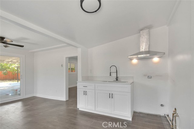 2112 California Avenue, Duarte CA: https://media.crmls.org/medias/0490433b-7cae-4624-aa88-bcd153931cdc.jpg