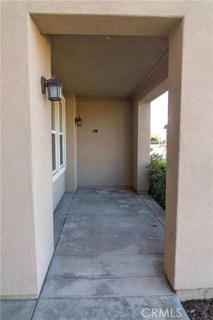 Detail Gallery Image 2 of 6 For 402 Garonne St, Oxnard,  CA 93036 - 4 Beds | 3/1 Baths