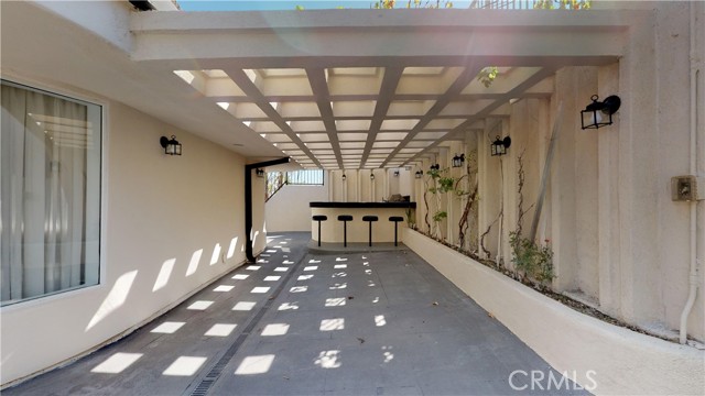 22500 N Summit Ridge Circle, Chatsworth CA: https://media.crmls.org/medias/04911f70-87e3-4fc7-b67f-cc21d93f6314.jpg