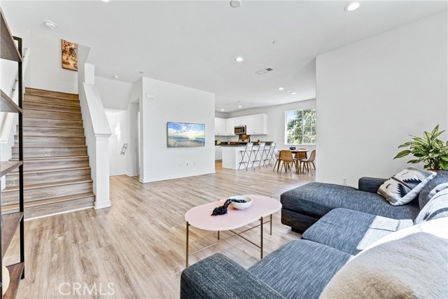 Detail Gallery Image 8 of 34 For 1166 Newberry Ln #1,  Claremont,  CA 91711 - 2 Beds | 2/1 Baths