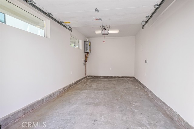 1227 N June Street, Hollywood CA: https://media.crmls.org/medias/0491ba3a-1922-4e20-8ce4-3336fd7c78bb.jpg
