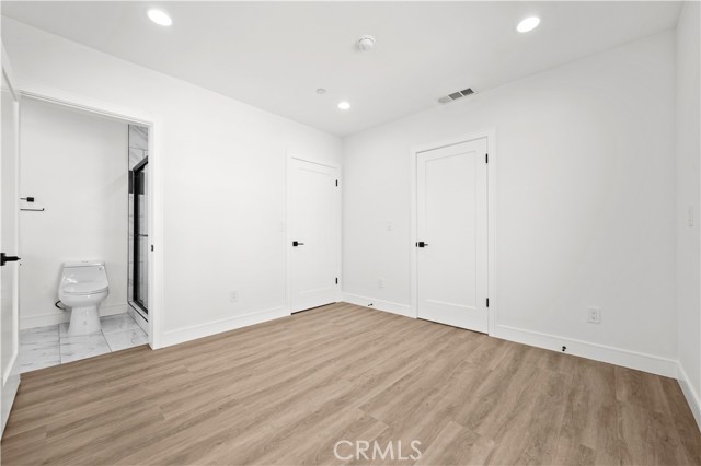 6704 1/2 Kester Avenue, Van Nuys CA: https://media.crmls.org/medias/0491e4d1-523c-4383-8a70-1c5a1f67d875.jpg