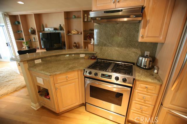 565 Esplanade, Redondo Beach, California 90277, 1 Bedroom Bedrooms, ,1 BathroomBathrooms,Residential,Sold,Esplanade,SB14046853