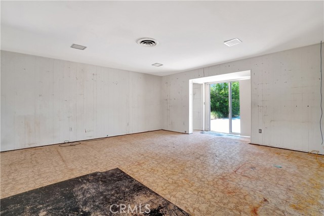 Detail Gallery Image 16 of 28 For 22942 Elkwood St, West Hills,  CA 91304 - 4 Beds | 2 Baths
