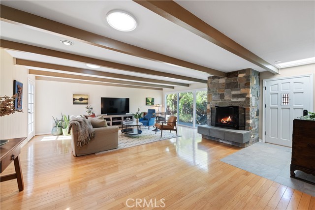 2102 Buena Vista Drive, Camarillo CA: https://media.crmls.org/medias/0493be18-2c29-46b3-9a97-1f499aadcd79.jpg