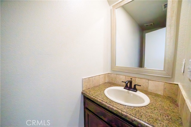 Detail Gallery Image 9 of 19 For 24514 Mcbean #52,  Valencia,  CA 91355 - 2 Beds | 3 Baths