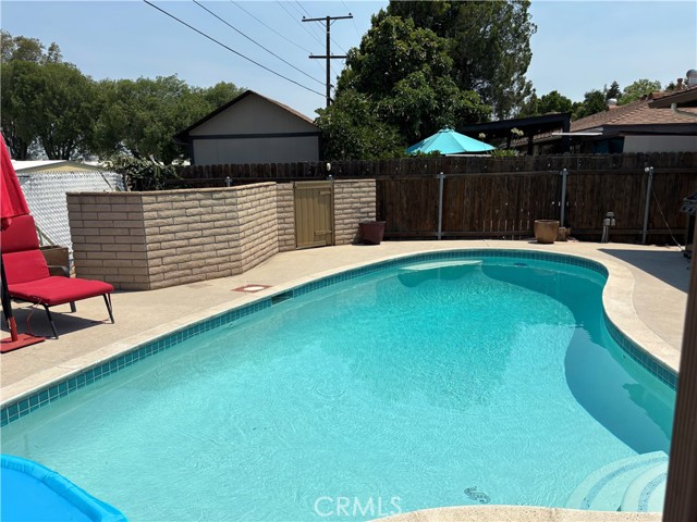 389 E Rancho Road, Corona CA: https://media.crmls.org/medias/0493e115-818e-441b-a49e-34237383dec1.jpg