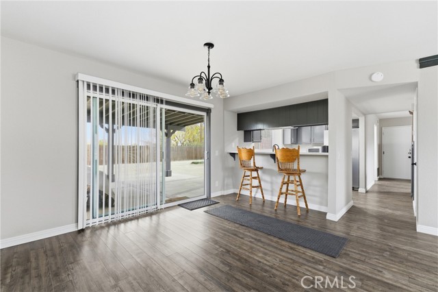 Detail Gallery Image 5 of 17 For 37614 Kimberly, Palmdale,  CA 93550 - 3 Beds | 2/1 Baths