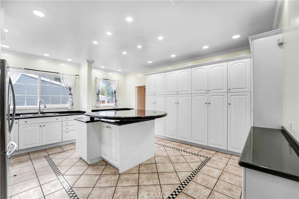 MLS #OC25224176 image #12