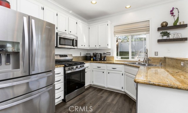 Detail Gallery Image 5 of 25 For 10 Willowbrook, Rancho Santa Margarita,  CA 92688 - 3 Beds | 2/1 Baths