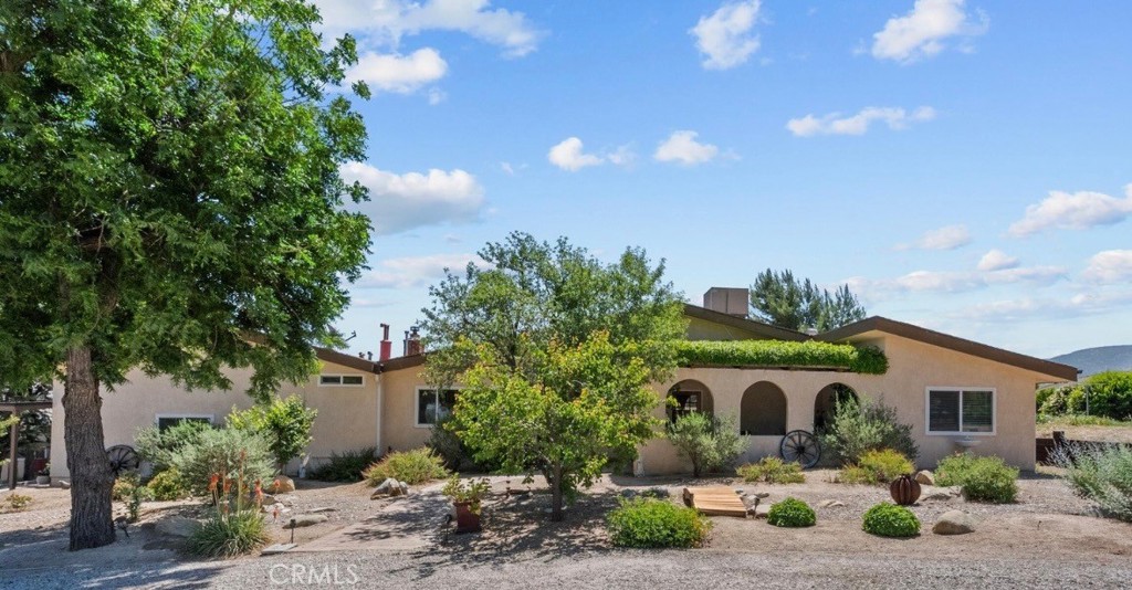 39662 86th Street W
