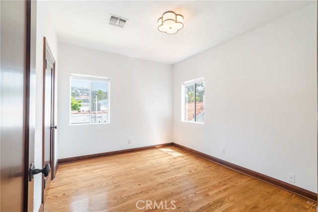 Detail Gallery Image 19 of 39 For 1949 N Catalina Street, –,  CA 90027 - 6 Beds | 5 Baths