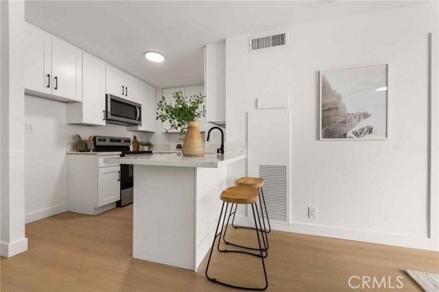 1750 E Ocean Boulevard, Long Beach CA: https://media.crmls.org/medias/0496c4f1-9f02-480c-a639-7f2b0f3e1509.jpg