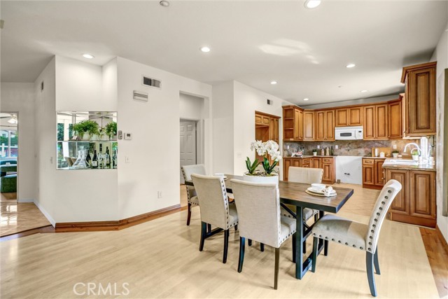 Detail Gallery Image 9 of 61 For 15155 Trail View Ct, Sylmar,  CA 91342 - 5 Beds | 4 Baths