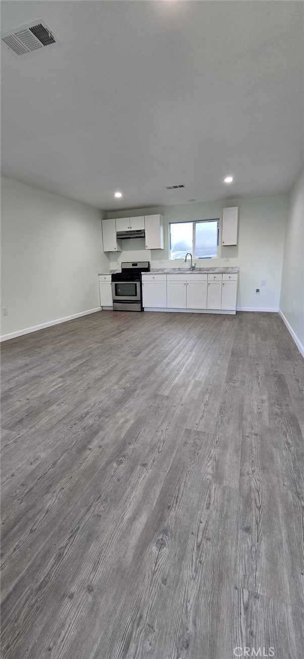 7728 Chimineas Avenue, Reseda CA: https://media.crmls.org/medias/049729d8-1e43-49e4-b94b-71d599b48669.jpg