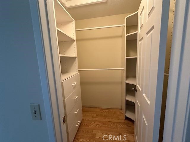https://media.crmls.org/medias/04973548-dfb1-4490-8e8d-2dc6267ea0dd.jpg?preset=X-Large