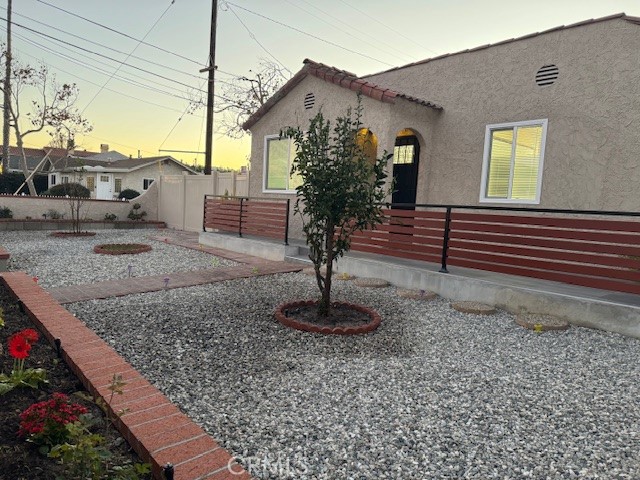 Detail Gallery Image 3 of 25 For 24627 Cypress Street, Lomita,  CA 90717 - 2 Beds | 2 Baths