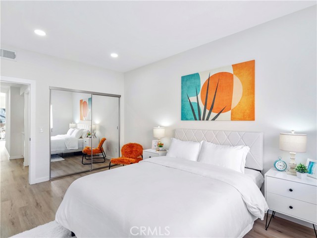 Detail Gallery Image 31 of 45 For 7320 Balboa Bld, Lake Balboa,  CA 91406 - 2 Beds | 2 Baths