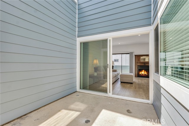 Detail Gallery Image 7 of 33 For 5835 Etiwanda Ave, Tarzana,  CA 91356 - 2 Beds | 2/1 Baths