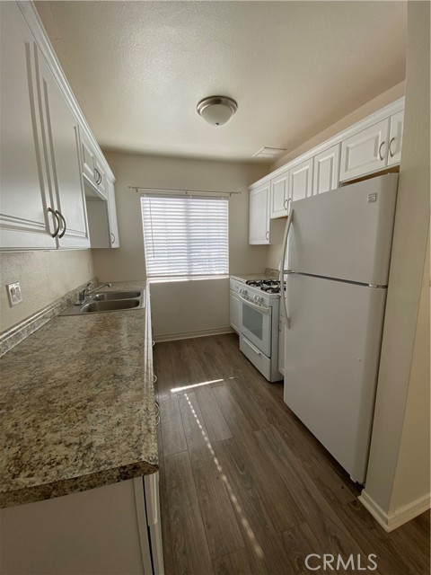 Detail Gallery Image 4 of 12 For 3725 W 190th St, Torrance,  CA 90504 - 1 Beds | 1 Baths