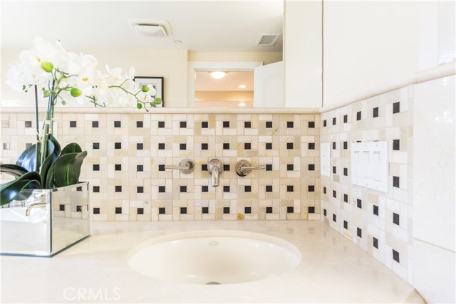 206 Calle Miramar, Redondo Beach, California 90277, 4 Bedrooms Bedrooms, ,3 BathroomsBathrooms,Residential,Sold,Calle Miramar,SB17021229