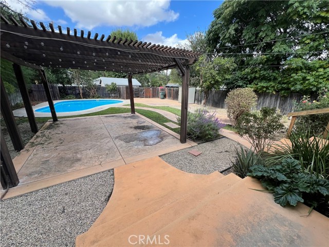 Detail Gallery Image 12 of 14 For 4073 Cedar St, Riverside,  CA 92501 - 4 Beds | 2/1 Baths