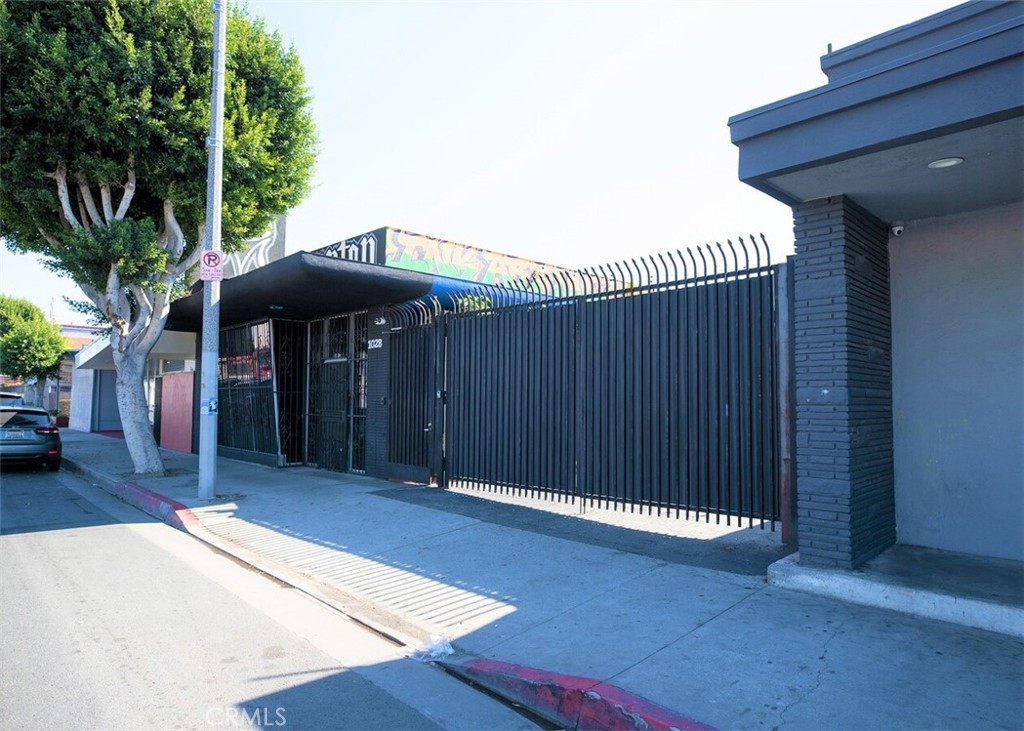 1028 E Compton Boulevard