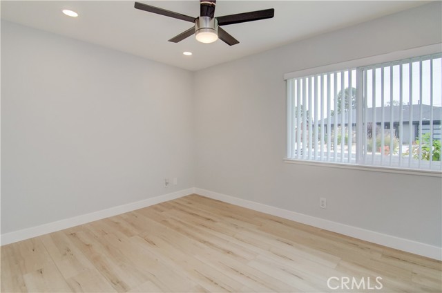 Detail Gallery Image 9 of 20 For 9811 Fair Tide Cir, Huntington Beach,  CA 92646 - 4 Beds | 2 Baths