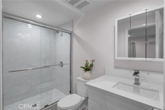 4032 Elsa Street, Lakewood CA: https://media.crmls.org/medias/049b8687-3e86-4a2b-b2fc-d4c768ce6cbe.jpg