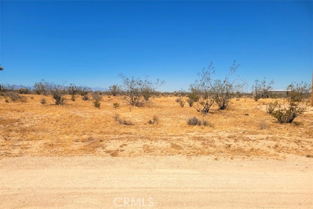 Detail Gallery Image 3 of 19 For 38 Japatul Rd, Apple Valley,  CA 92307 - – Beds | – Baths