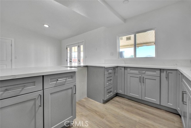 Detail Gallery Image 12 of 44 For 20916 Thunderbird Rd, Apple Valley,  CA 92307 - 3 Beds | 2 Baths