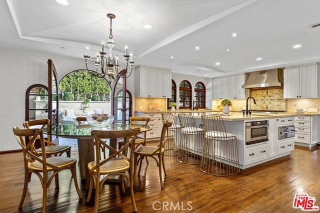 Detail Gallery Image 10 of 29 For 746 Norway Ln, Los Angeles,  CA 90049 - 5 Beds | 6 Baths